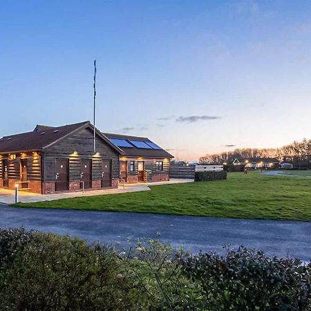 Cakes Ale Holiday Park Leiston Exterior photo